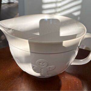 Bake ShopCeramic Mixing Bowl with Handle - Cream